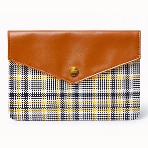 September 2021 Hound’s-Tooth Plaid Ipsy Snap Makeup Glam Bag Clueless